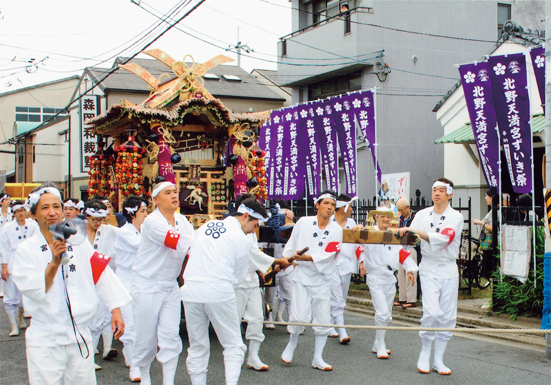 瑞饋神輿　巡行