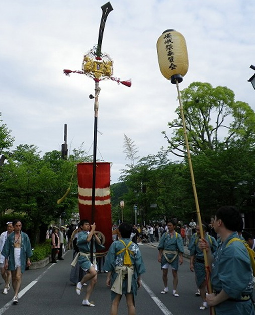 写真3 嵯峨の鉾差し